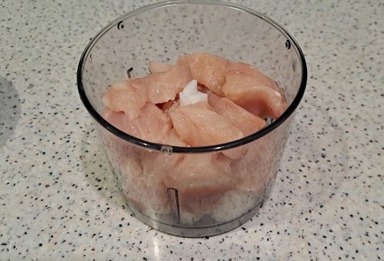 Фото шага рецепта Куриный суп с фрикадельками 189513 шаг 6  