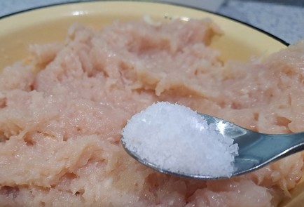 Фото шага рецепта Куриный суп с фрикадельками 189513 шаг 8  