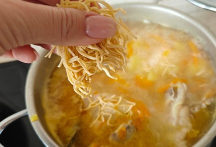 Фото шага рецепта Куриный суп с куркумой 190352 шаг 11  