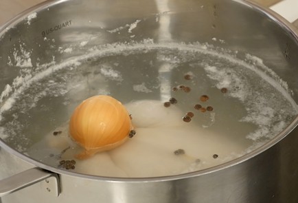 Фото шага рецепта Куриный суп с лапшой 114698 шаг 2  