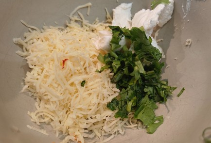 Фото шага рецепта Куриный суп с сырными клецками 190912 шаг 7  