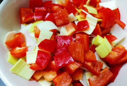 Фото шага рецепта Куриный суп 188349 шаг 2  