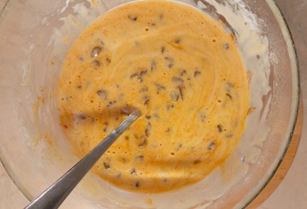 Фото шага рецепта Куриный бульон с клецками из сердечек 187257 шаг 10  