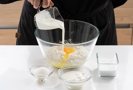 Фото шага рецепта Курник с курицей сыром и помидорами 139928 шаг 1  