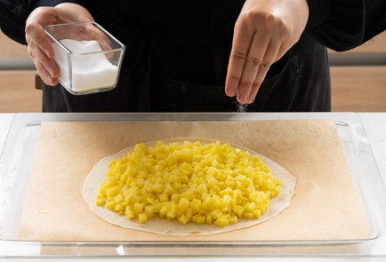 Фото шага рецепта Курник с курицей сыром и помидорами 139928 шаг 8  