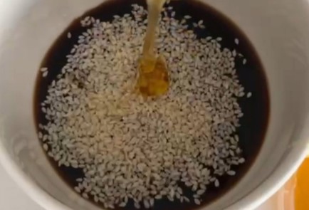 Фото шага рецепта Курочка с корейским конжаковым рисом 187702 шаг 2