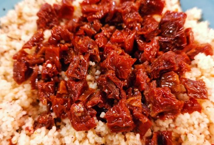 Фото шага рецепта Кускус посредиземноморски с вялеными помидорами 152653 шаг 9  