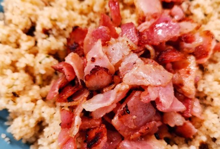 Фото шага рецепта Кускус с беконом и вялеными томатами 153026 шаг 10  