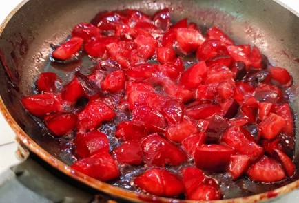 Фото шага рецепта Кускус с топпингом из черешни 173854 шаг 10