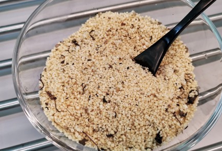 Фото шага рецепта Кускус с топпингом из черешни 173854 шаг 4