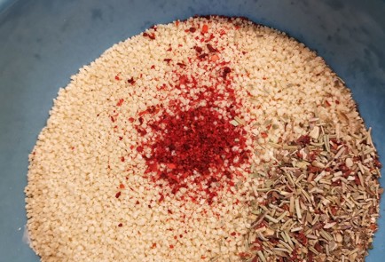 Фото шага рецепта Кускус с творожным сыром и вялеными томатами 152747 шаг 2  