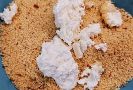 Фото шага рецепта Кускус с творожным сыром и вялеными томатами 152747 шаг 7  