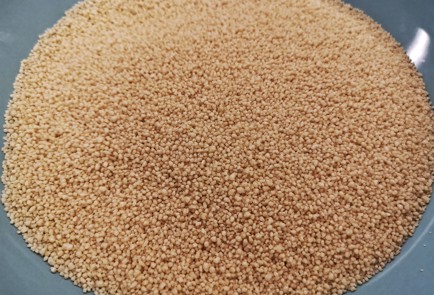 Фото шага рецепта Кускус с вялеными помидорами базиликом и розмарином 150972 шаг 1  