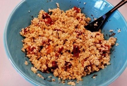 Фото шага рецепта Кускус с вялеными помидорами 140713 шаг 15  