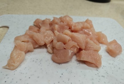 Фото шага рецепта Кусочки куриного филе с куркумой и сливками 189187 шаг 1  