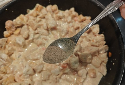 Фото шага рецепта Кусочки куриного филе с куркумой и сливками 189187 шаг 10  