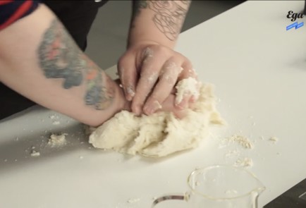 Фото шага рецепта Кутабы с крапивой 125299 шаг 1  