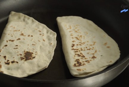 Фото шага рецепта Кутабы с крапивой 125299 шаг 4  