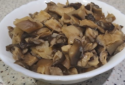 Фото шага рецепта Квашеная капуста жаренная на сковороде с грибами 190822 шаг 2  