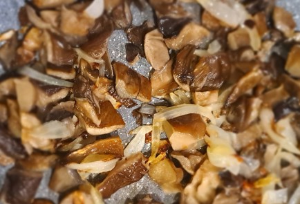 Фото шага рецепта Квашеная капуста жаренная на сковороде с грибами 190822 шаг 7  