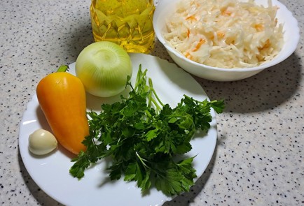 Фото шага рецепта Квашеная капуста жаренная на сковороде со сладким перцем 190821 шаг 1