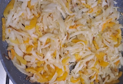 Фото шага рецепта Квашеная капуста жаренная на сковороде со сладким перцем 190821 шаг 8