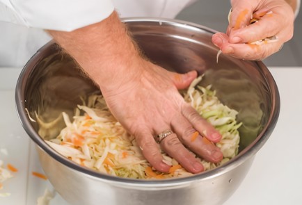 Фото шага рецепта Квашеная капуста 137841 шаг 6  