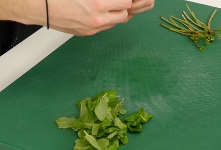 Фото шага рецепта Тайский куриный салат Лаб 114841 шаг 9  