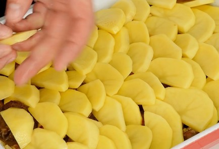 Фото шага рецепта Мясное рагу с овощами Ланкаширский горшок 93263 шаг 8  