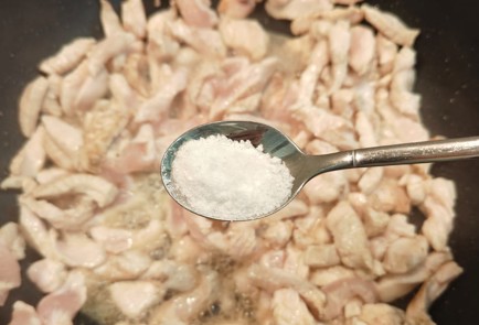 Фото шага рецепта Лапша с курицей в соусе терияки 175708 шаг 10  