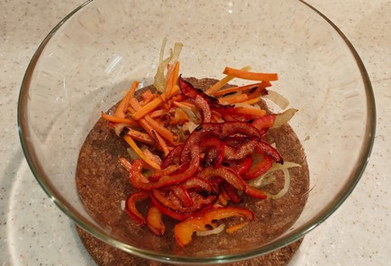 Фото шага рецепта Лапша с курицей в соусе терияки 175708 шаг 8  