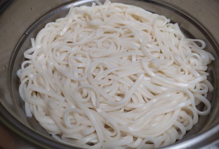 Фото шага рецепта Лапша удон с курицей и овощами 189145 шаг 10  