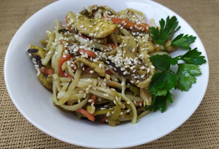 Фото шага рецепта Лапша удон с курицей и овощами 189145 шаг 13  