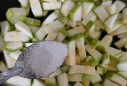 Фото шага рецепта Лапша удон с овощами 186507 шаг 4  