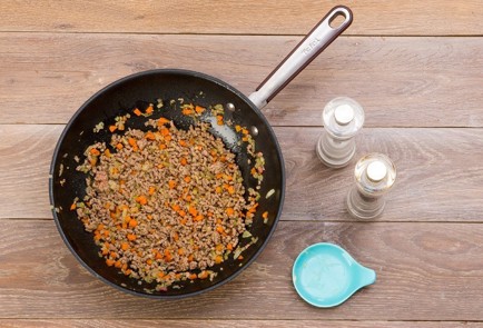 Фото шага рецепта Лазанья с соусом бешамель 46242 шаг 3  