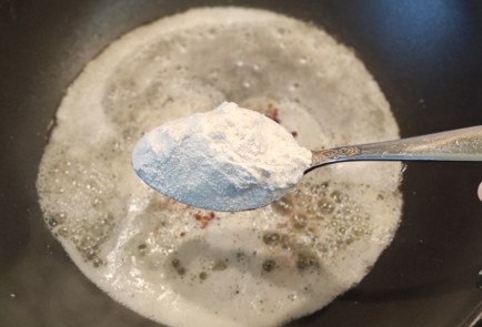 Фото шага рецепта Лазанья с капустой и куриными бедрышками 174823 шаг 12  