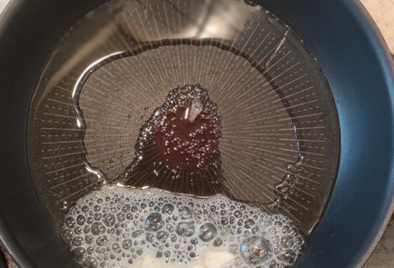 Фото шага рецепта Лазанья с капустой и куриными бедрышками 174823 шаг 2  