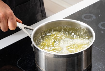 Фото шага рецепта Лазанья с тилапией 186443 шаг 2  