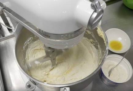 Фото шага рецепта Легендарный сливовый пирог 139716 шаг 5  