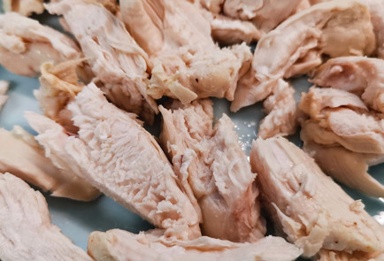 Фото шага рецепта Легкий куриный бульон с майораном 151574 шаг 7