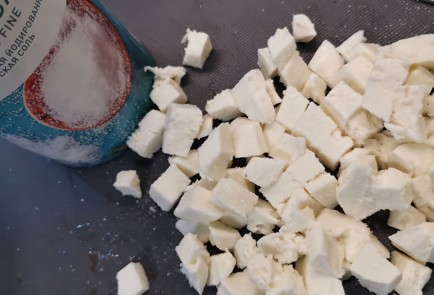 Фото шага рецепта Легкий салат с моцареллой и щавелем 152298 шаг 2  