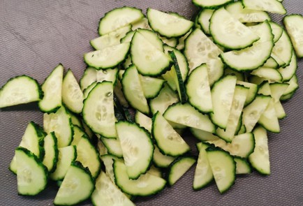 Фото шага рецепта Легкий европейский салат 175640 шаг 1