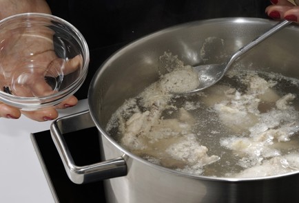 Фото шага рецепта Легкий и быстрый куриный суп 152843 шаг 3  