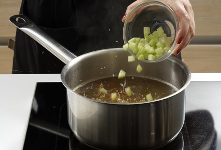 Фото шага рецепта Легкий и быстрый куриный суп 152843 шаг 8  