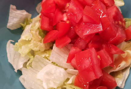 Фото шага рецепта Легкий кубанский салат 151783 шаг 2  