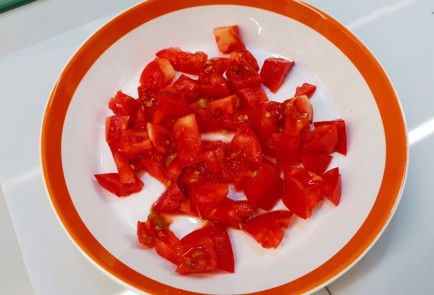 Фото шага рецепта Легкий летний салат 187107 шаг 2  