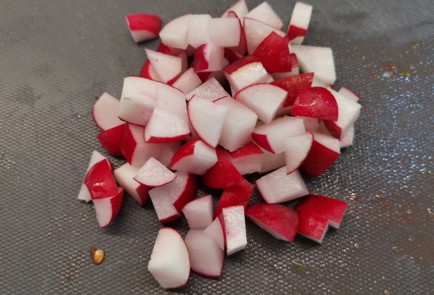 Фото шага рецепта Легкий летний салат 187107 шаг 3  