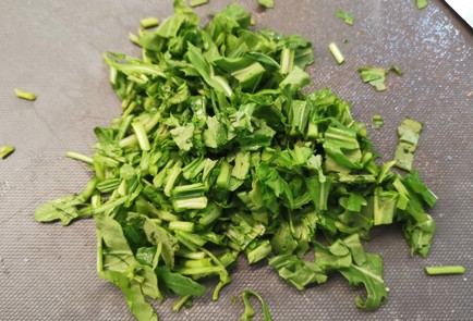 Фото шага рецепта Легкий летний салат 187107 шаг 5  