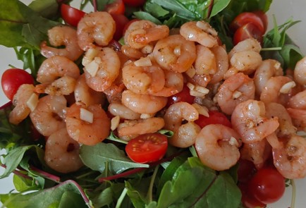 Фото шага рецепта Легкий салат с креветками 189917 шаг 14  