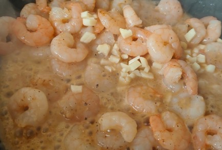 Фото шага рецепта Легкий салат с креветками 189917 шаг 4  